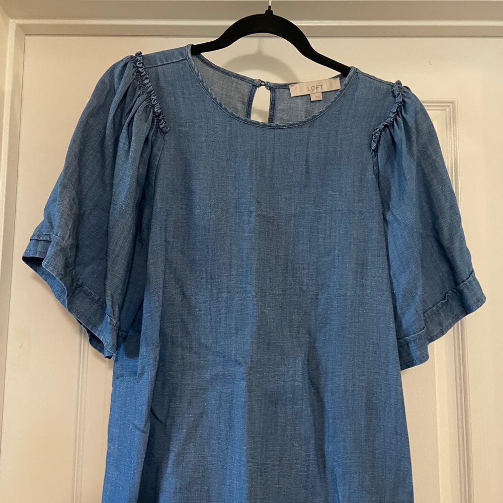 LOFT Chambray Puff Sleeve Top